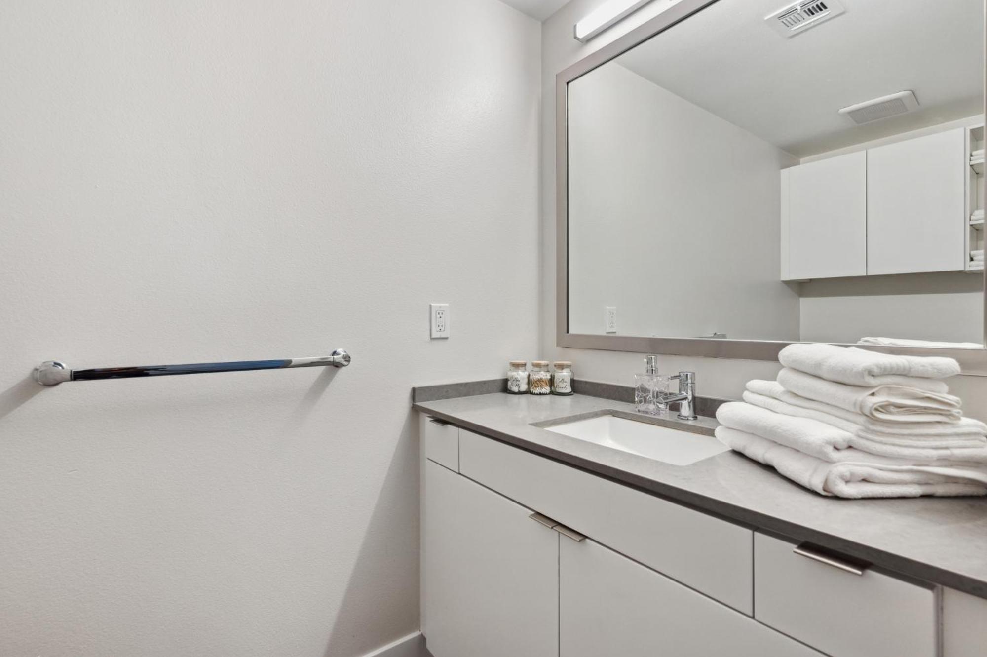 Appartamento Hollywood 1bdr Comfort With Pool, Gym, Free Parking Los Angeles